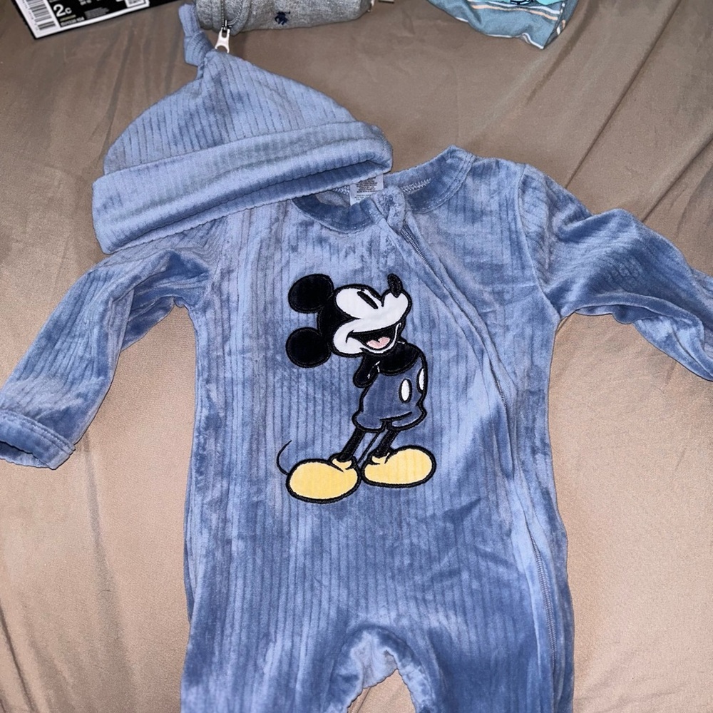 Matching set with hat